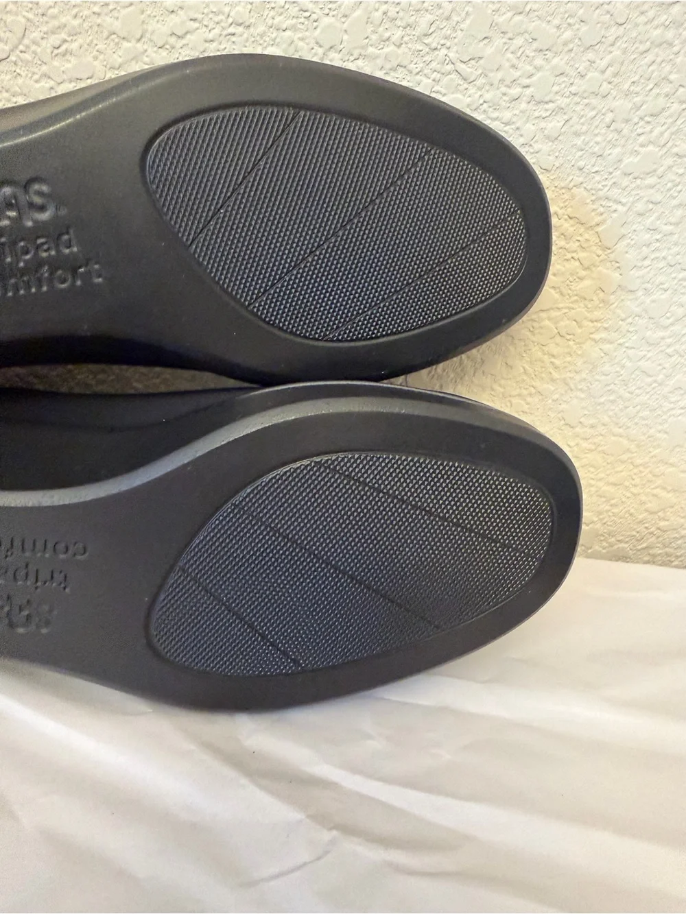 SAS Black Slip-On Wedge Loafers Sz 8W tri pad comfort